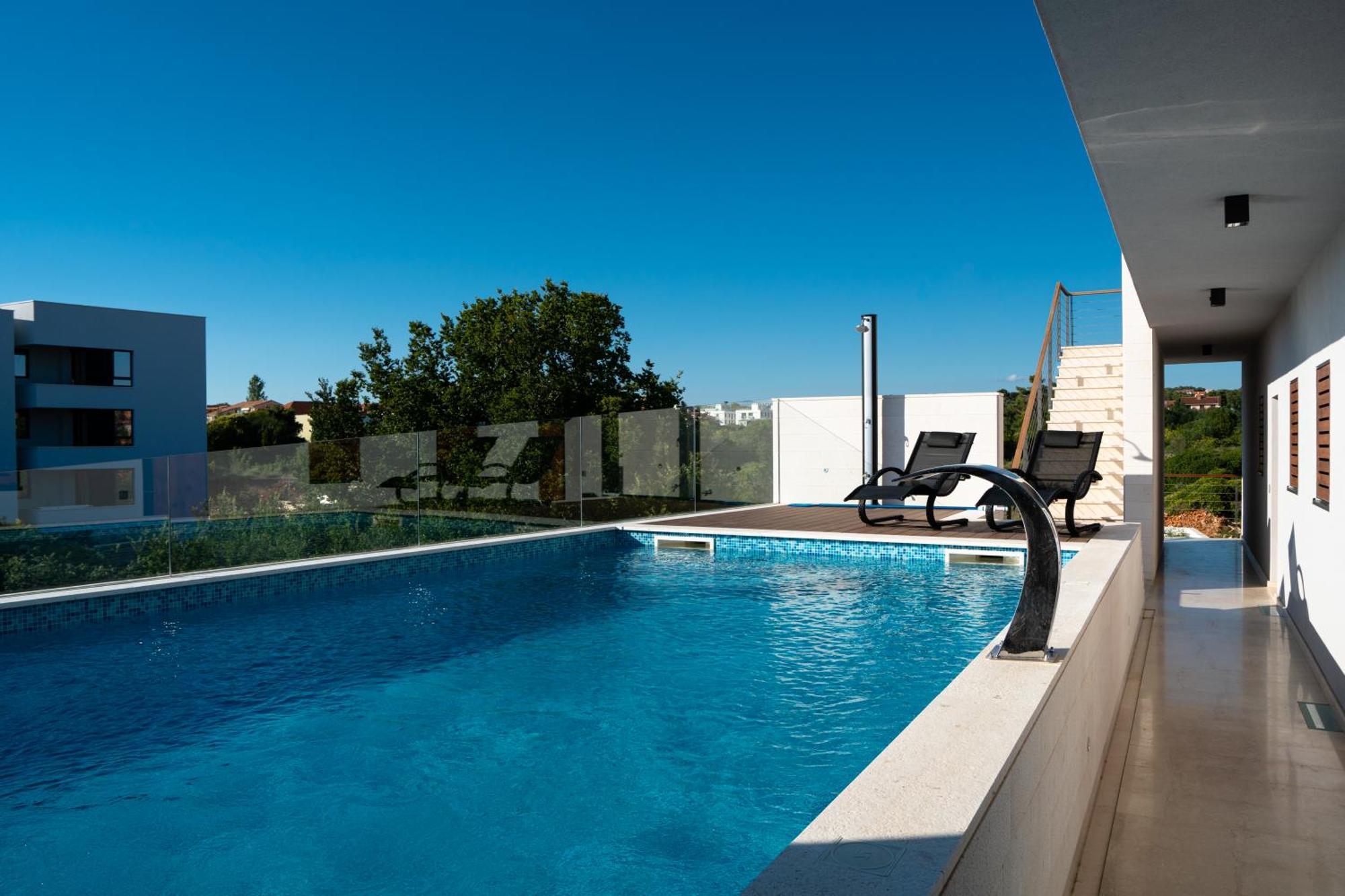 Lena Luxury Apartment